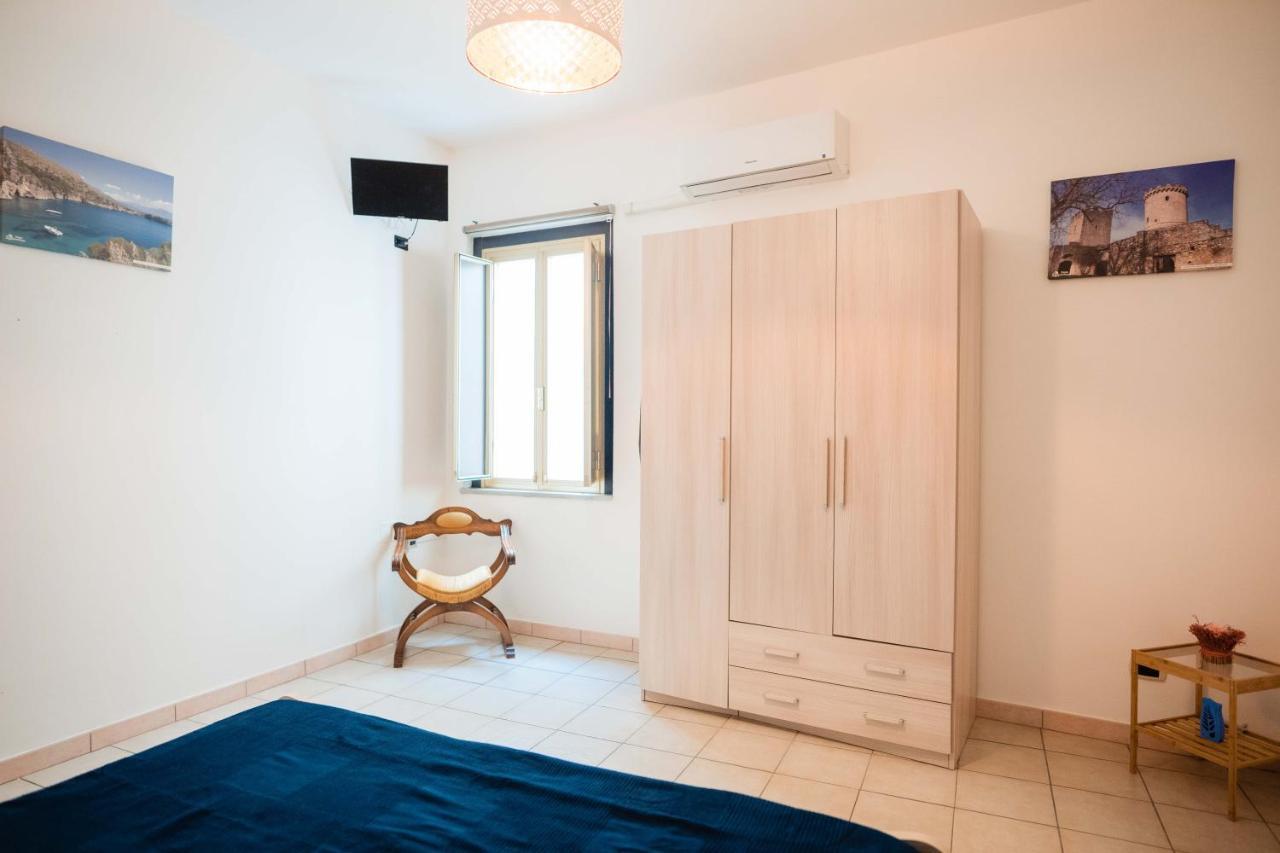 B&B Dell'Infopoint-La Via Silente Castelnuovo Cilento Bagian luar foto