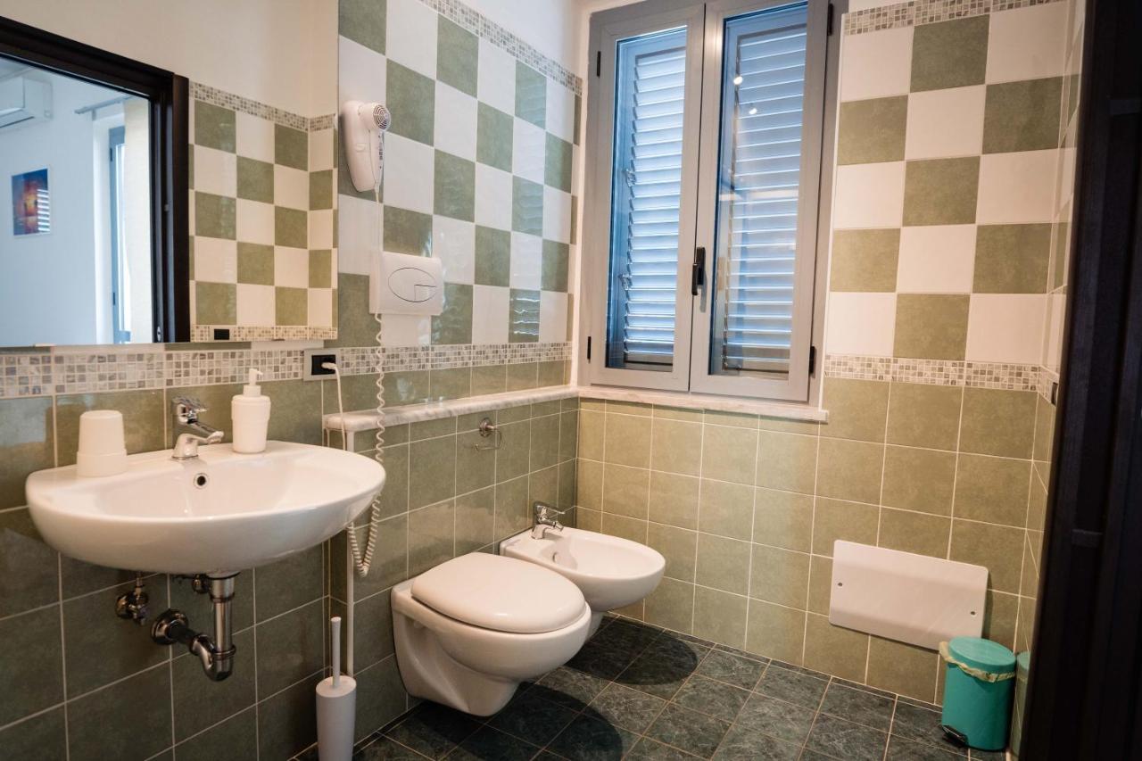 B&B Dell'Infopoint-La Via Silente Castelnuovo Cilento Bagian luar foto